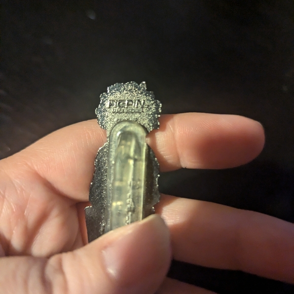 FiGPiN #135, My Hero Academia Izuku Midoriya, Collectible Enamel Pin - Picture 3 of 3